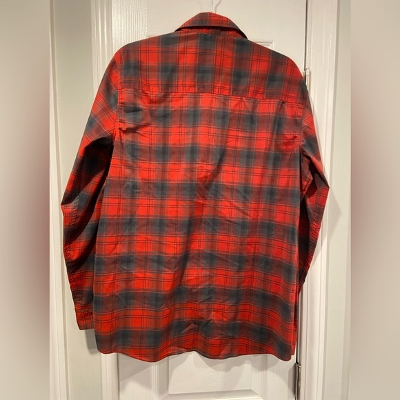 Swiss Tech Mens Size M Roll Tab Sleeve Red Gray Plaid Stretch Button Down Shirt - Picture 11 of 12